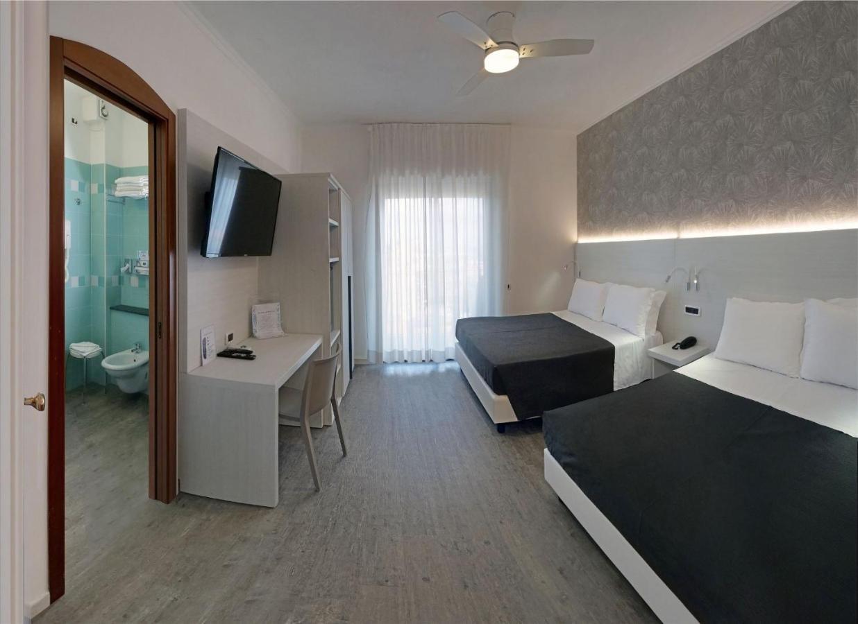 Hotel Venus Gabicce Mare Kültér fotó