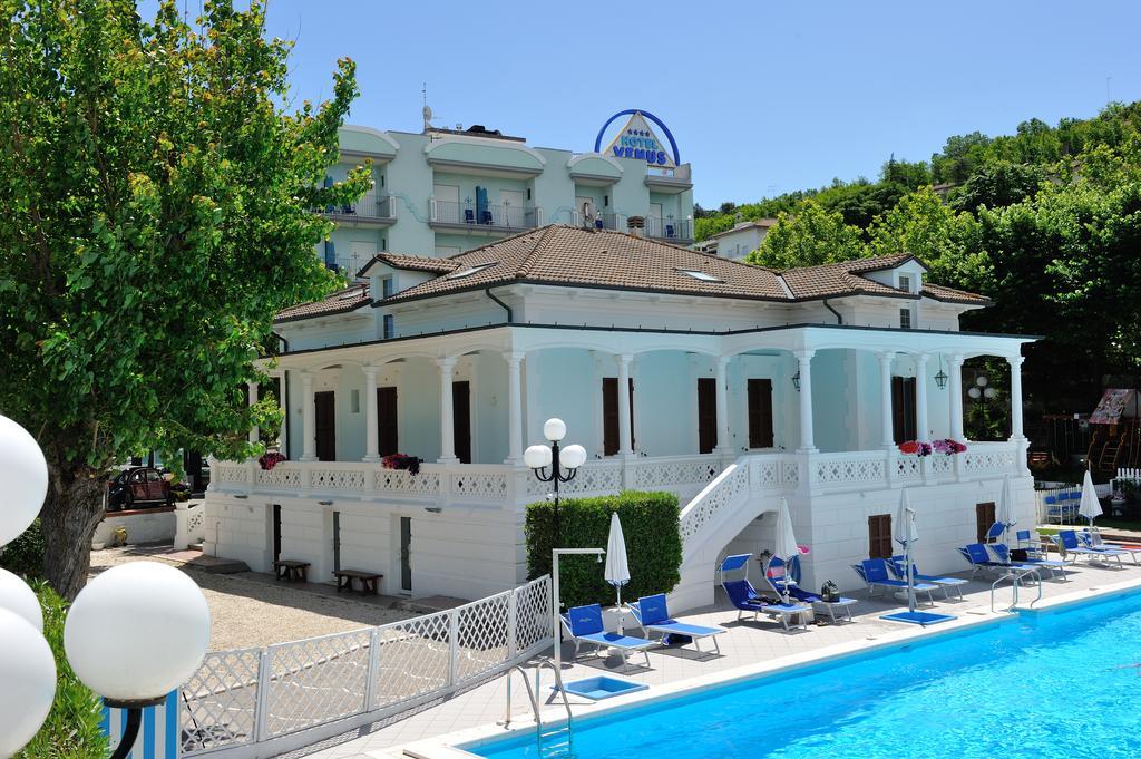 Hotel Venus Gabicce Mare Kültér fotó