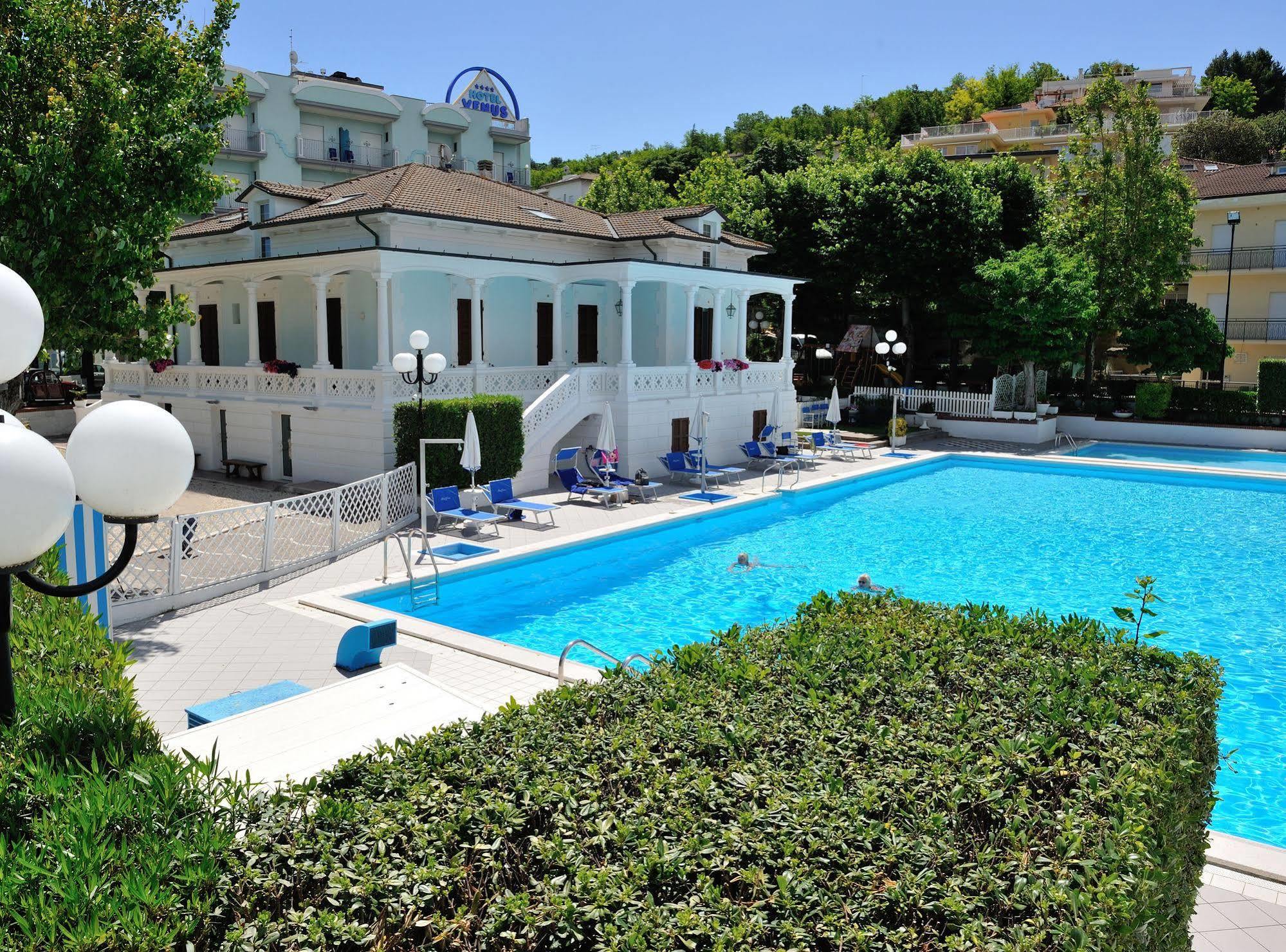 Hotel Venus Gabicce Mare Kültér fotó