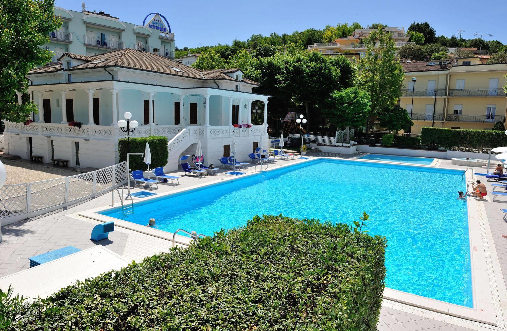 Hotel Venus Gabicce Mare Kültér fotó