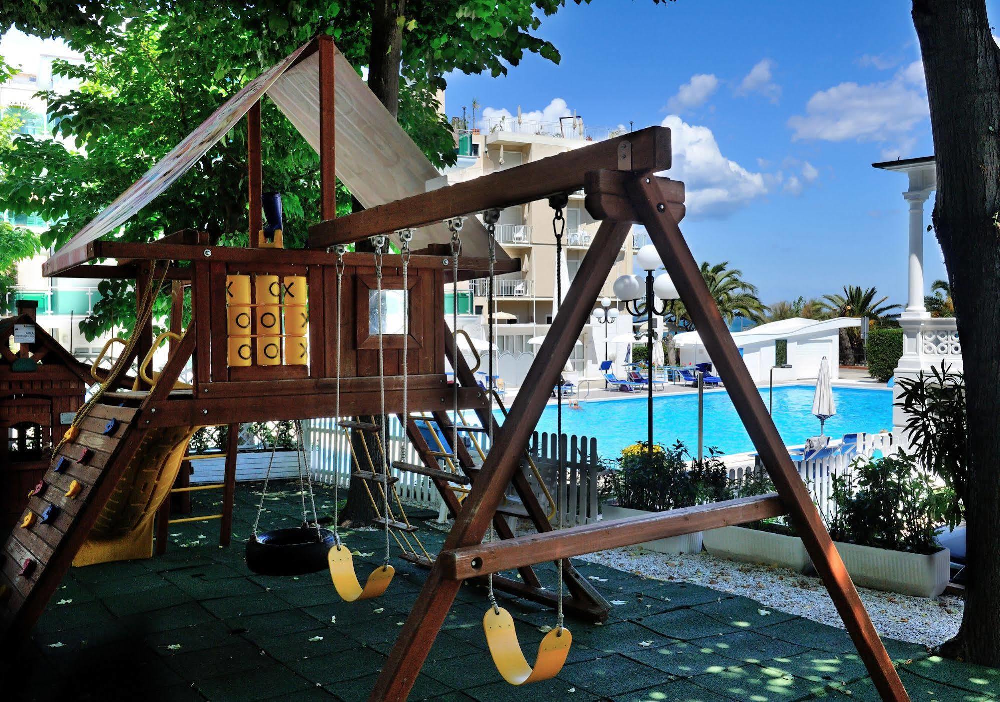 Hotel Venus Gabicce Mare Kültér fotó